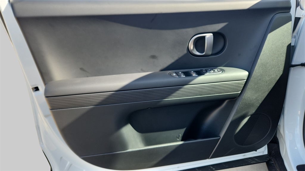 2025 Hyundai Ioniq 5 SE photo 36