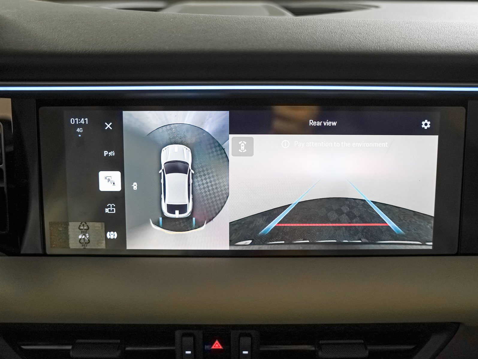 2025 Porsche Macan Electric photo 19
