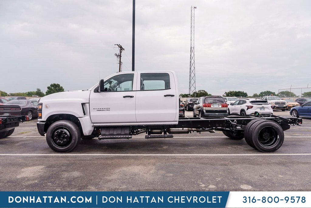 2024 Chevrolet Silverado 4500HD Work Truck photo 2