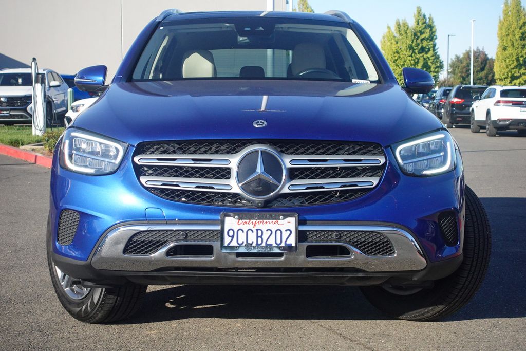 2022 Mercedes Benz GLC 300 photo 2