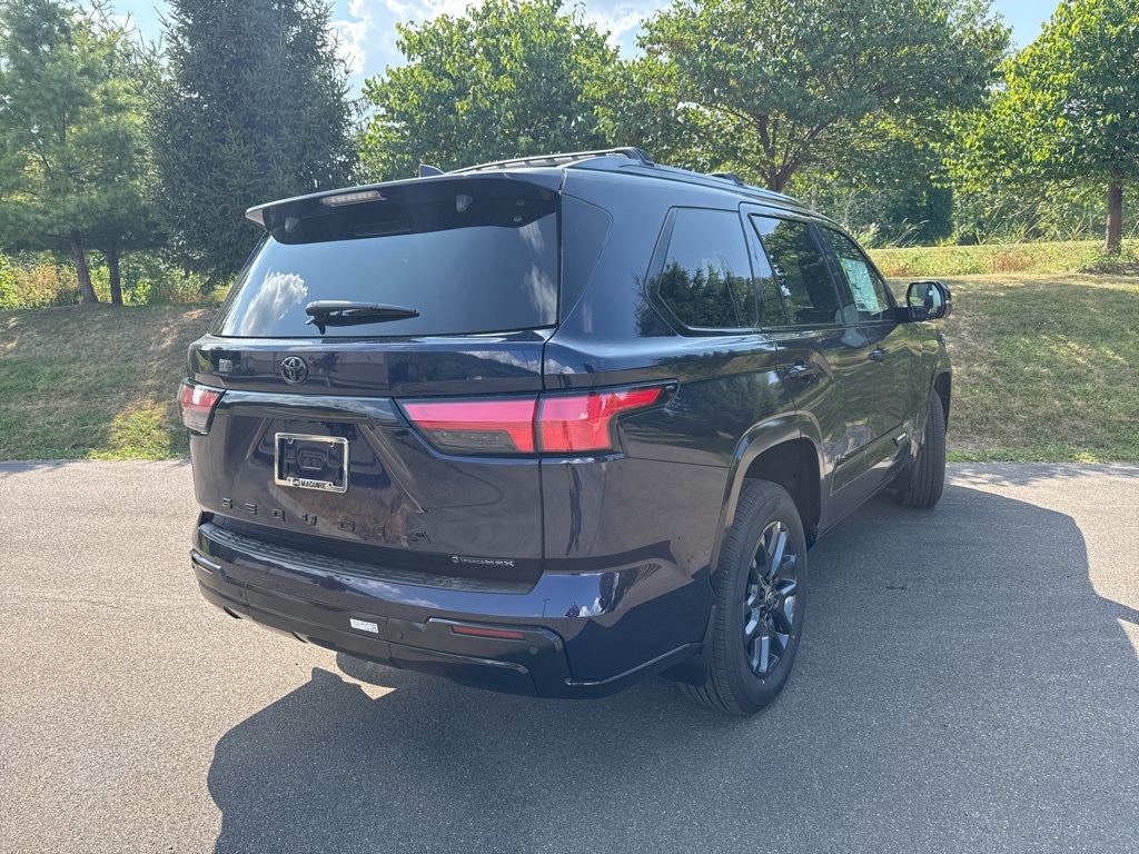 2025 Toyota Sequoia Platinum photo 3