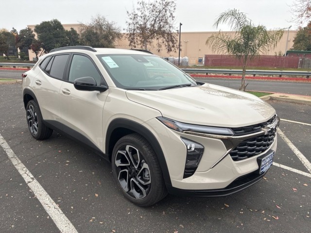 2026 Chevrolet Trax RS's photo