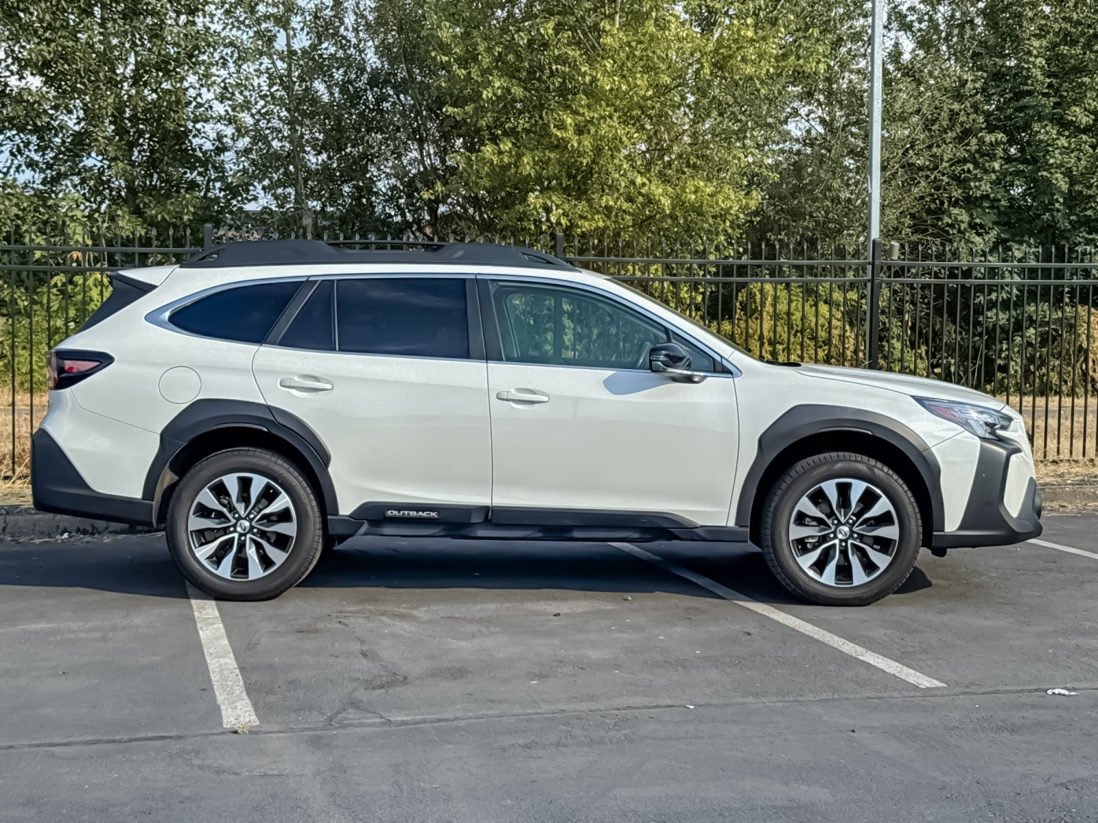 2023 Subaru Outback Limited photo 2