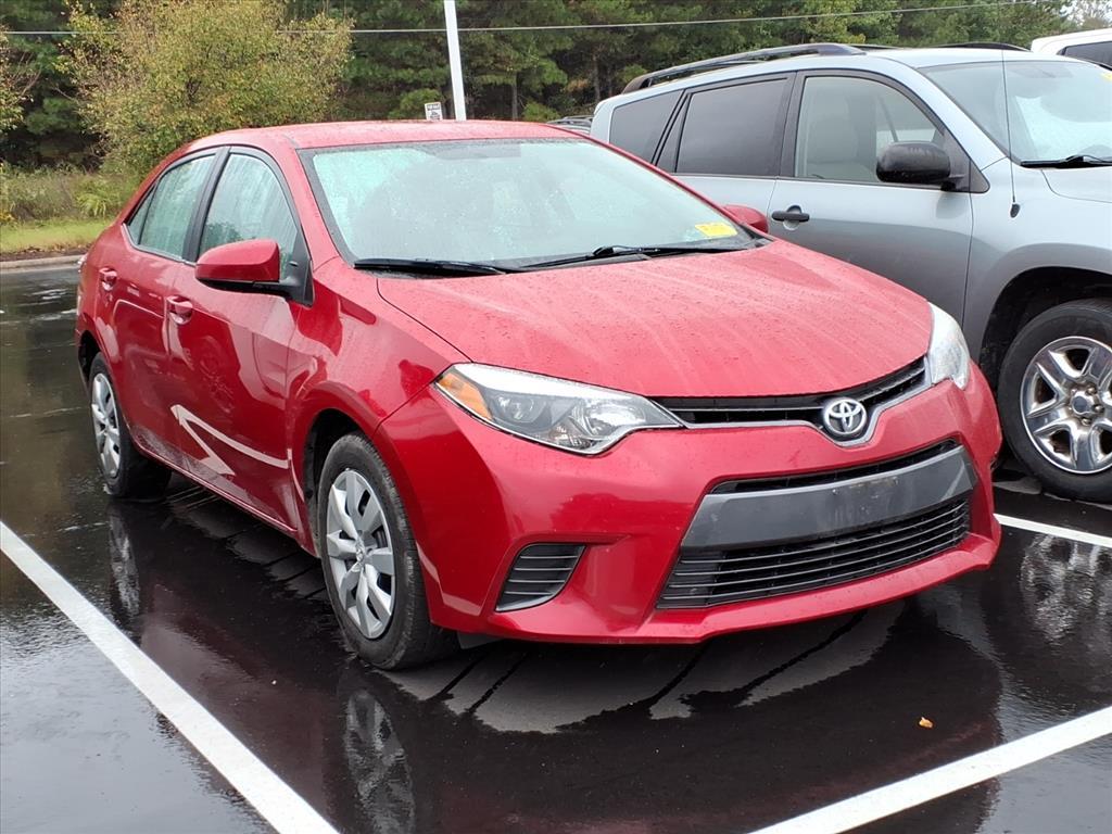 2015 Toyota Corolla LE photo 3