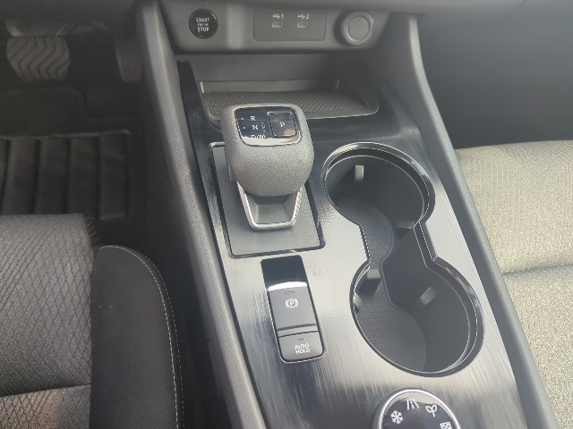 2024 Nissan Rogue SV photo 13