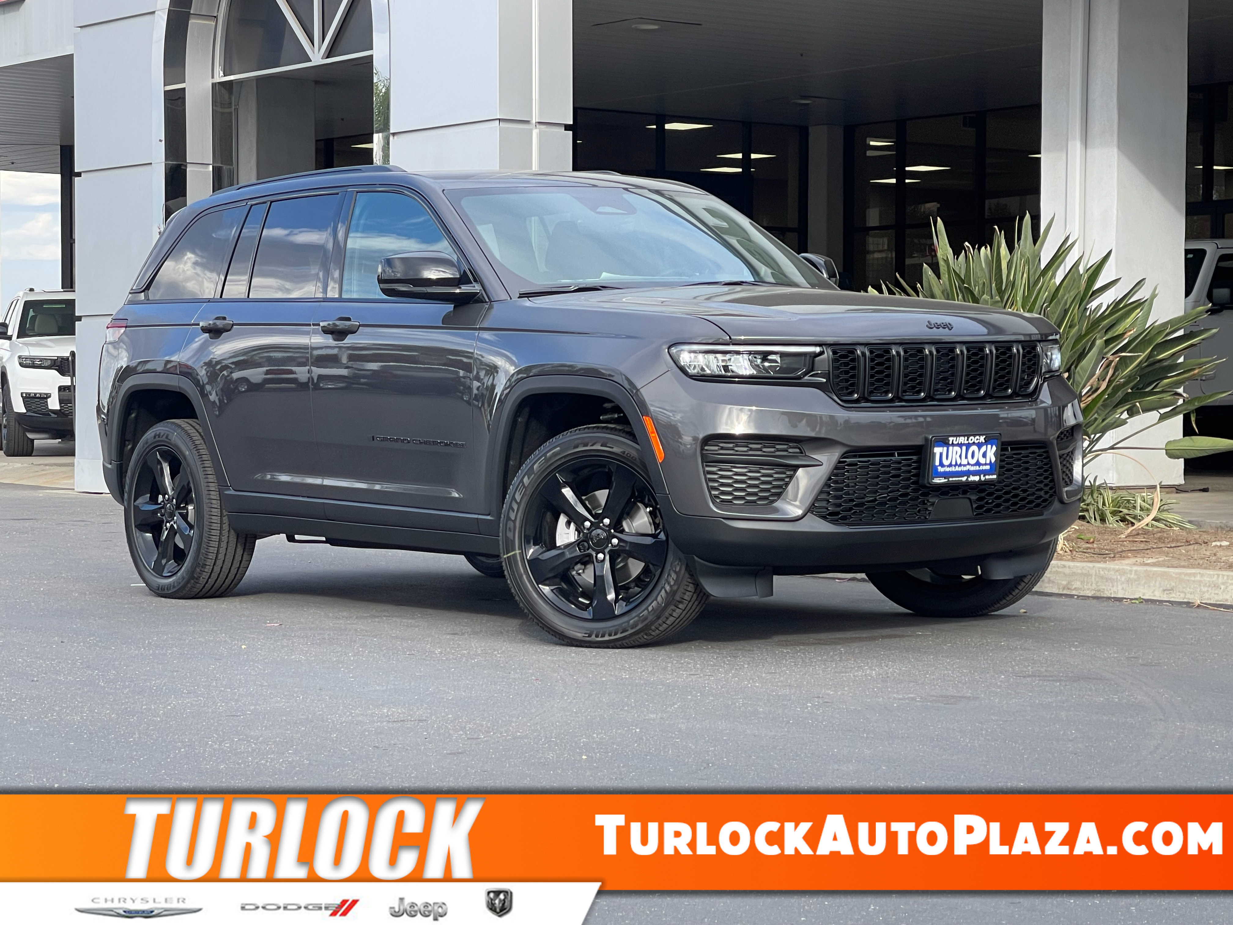 2025 Jeep Grand Cherokee Altitude's photo