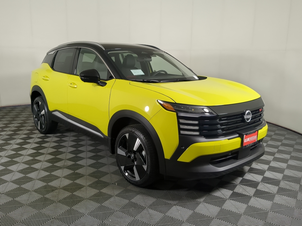 2025 Nissan Kicks SR's photo