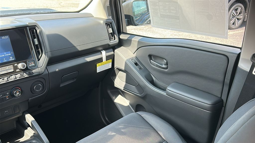2025 Nissan Frontier S photo 24