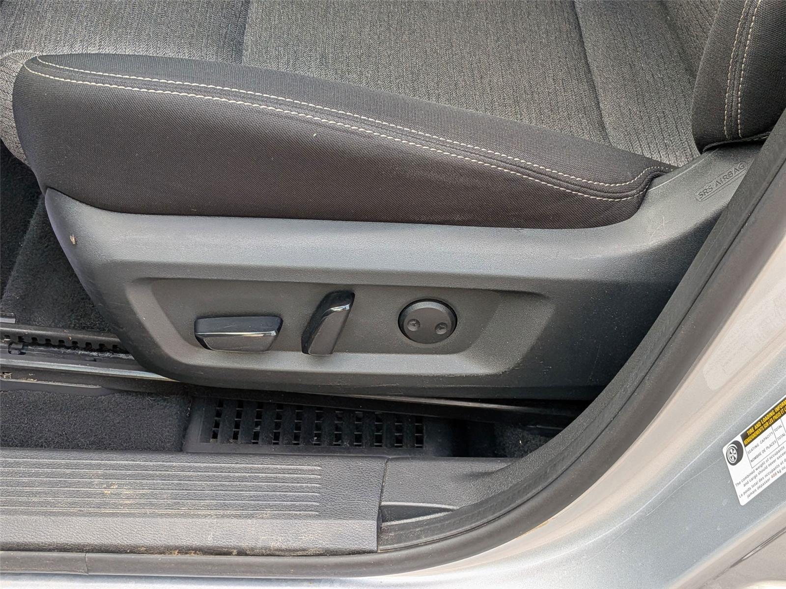 2022 Nissan Rogue SV photo 13