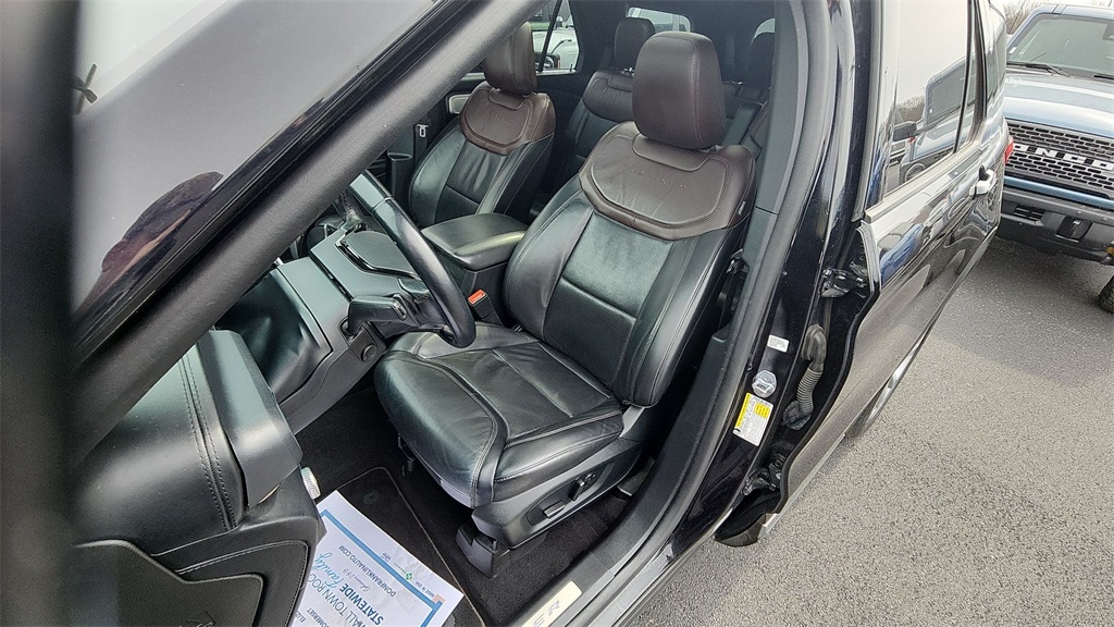 2021 Ford Explorer Platinum photo 10