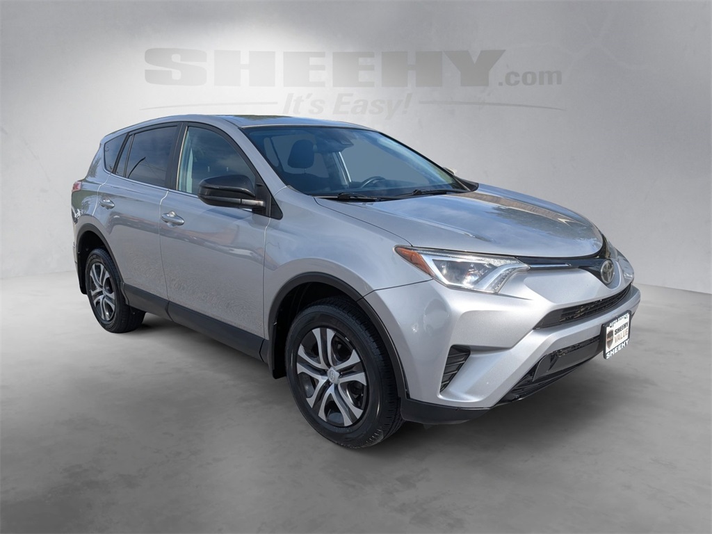 2018 Toyota RAV4 LE photo 2