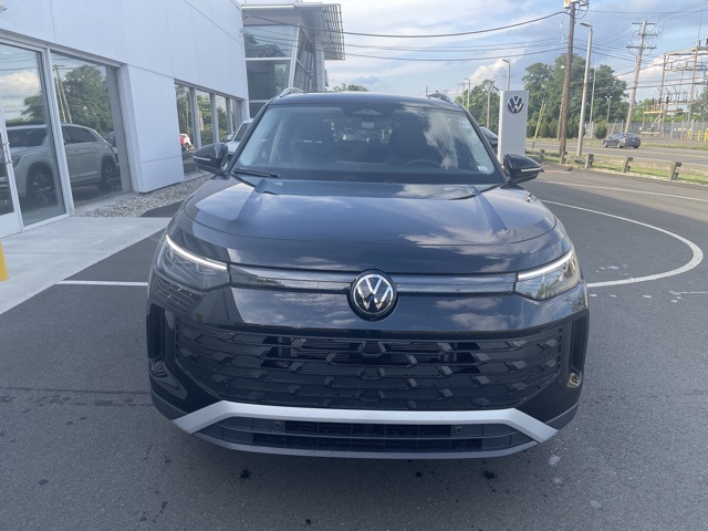 2025 Volkswagen Tiguan SE photo 4