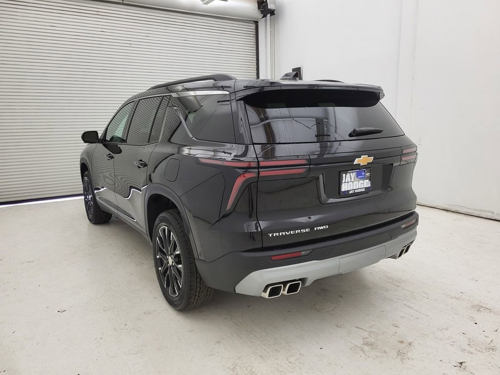 2025 Chevrolet Traverse photo 4