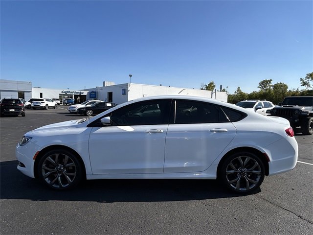 2016 Chrysler 200 S photo 29