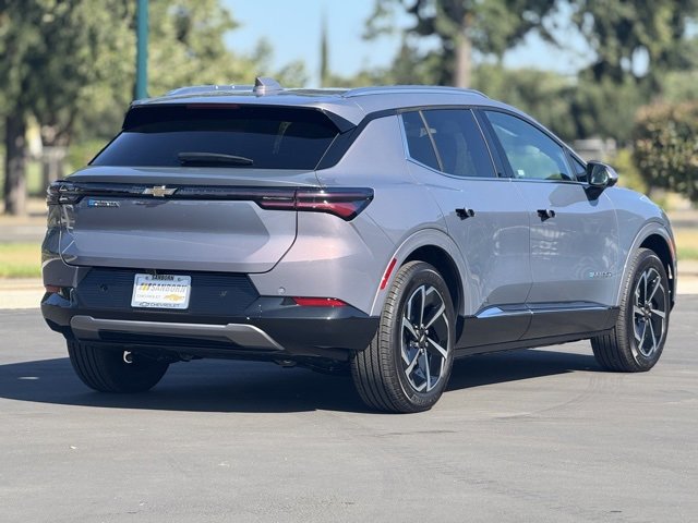 2025 Chevrolet Equinox EV 1LT photo 3