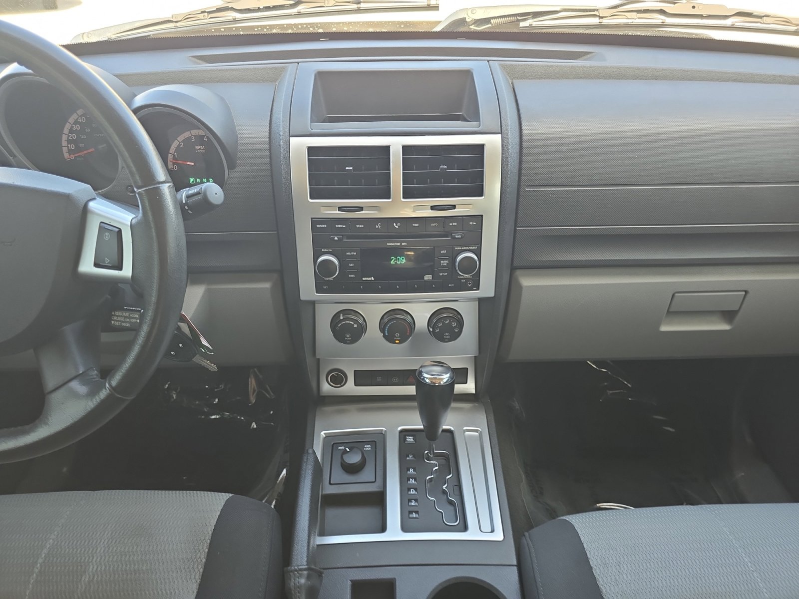 2007 Dodge Nitro SLT photo 4