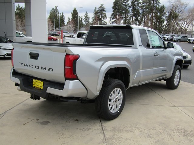 2025 Toyota Tacoma SR5 XtraCab photo 6