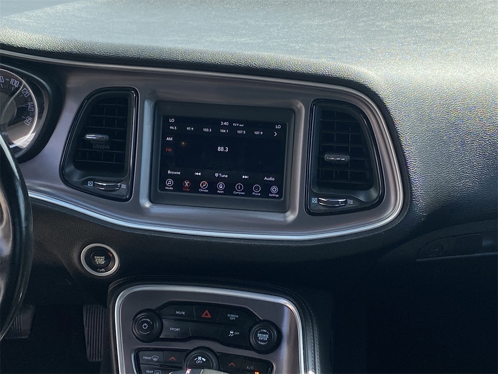 2019 Dodge Challenger SXT photo 15