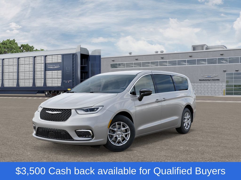 2026 Chrysler Pacifica Select's photo