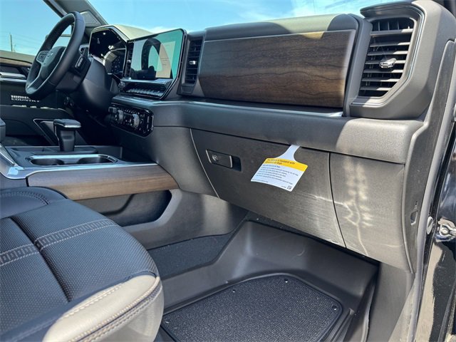 2025 Chevrolet Silverado 1500 High Country photo 13