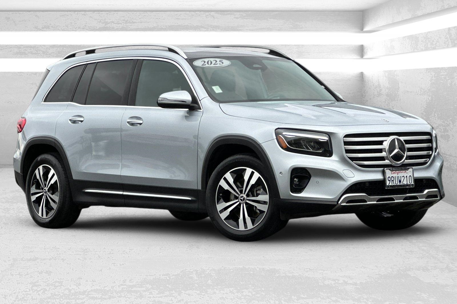 2025 Mercedes-Benz GLB Base's photo