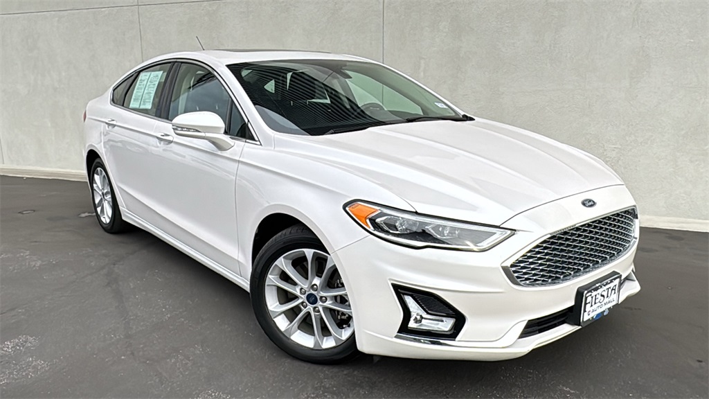 2020 Ford Fusion Energi Titanium's photo