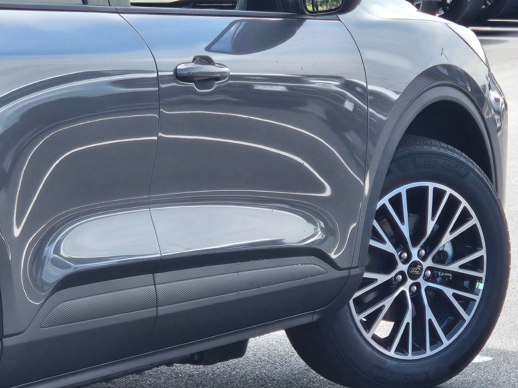 2024 Ford Escape Plug-In Hybrid Base photo 11