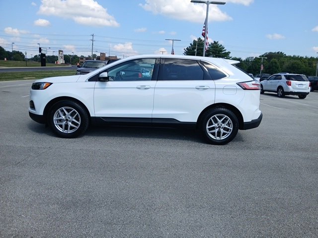 2024 Ford Edge SEL photo 2