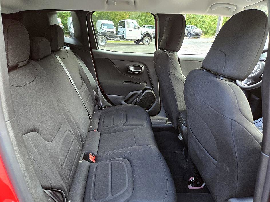 2020 Jeep Renegade Latitude photo 16