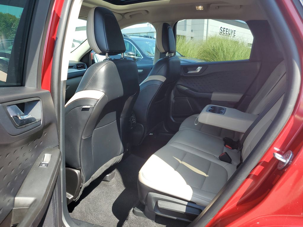 2020 Ford Escape SEL photo 24