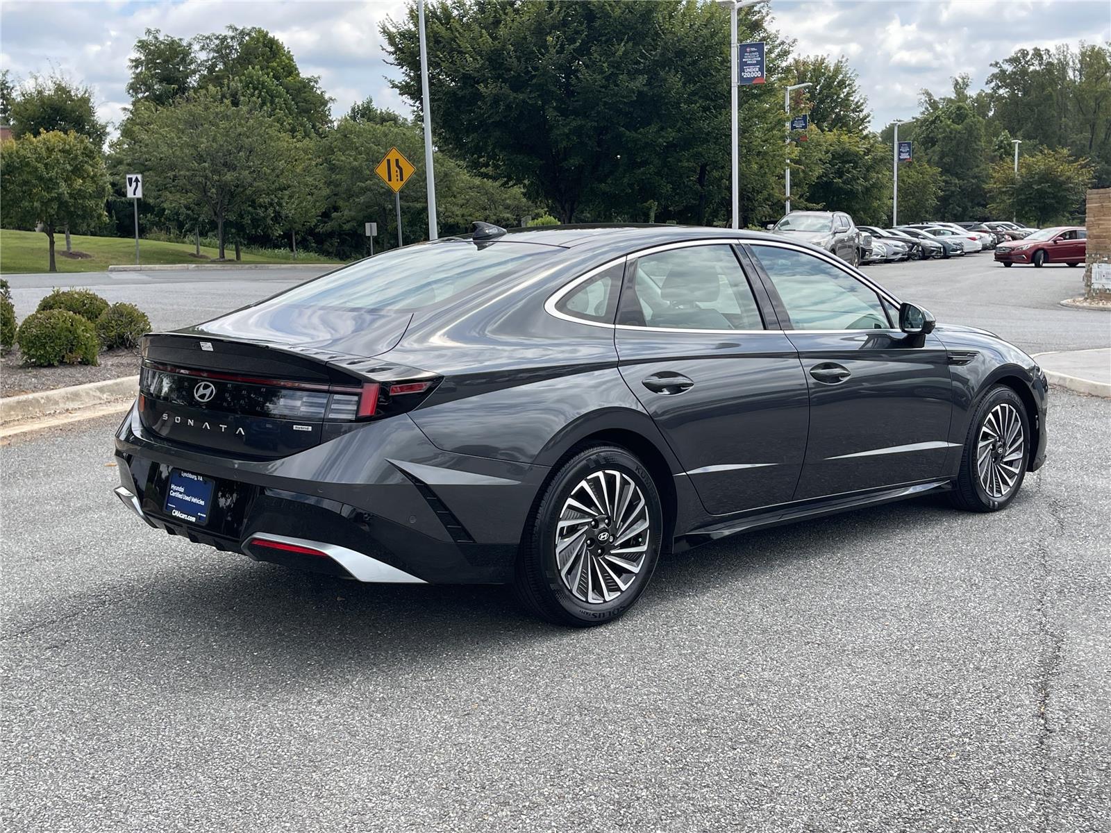 2025 Hyundai Sonata Hybrid Limited photo 4