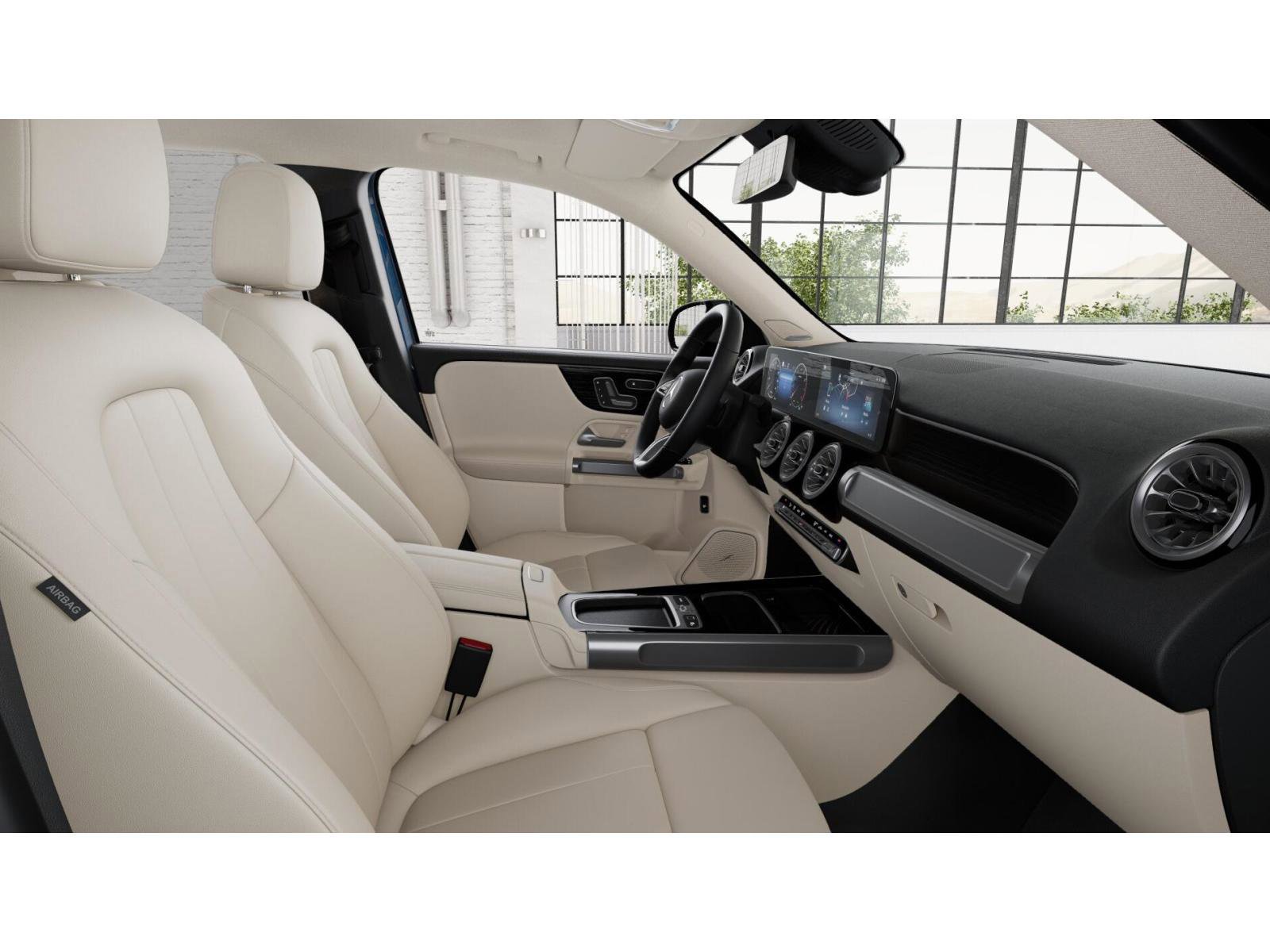 2026 Mercedes Benz GLB 250 4MATIC photo 3