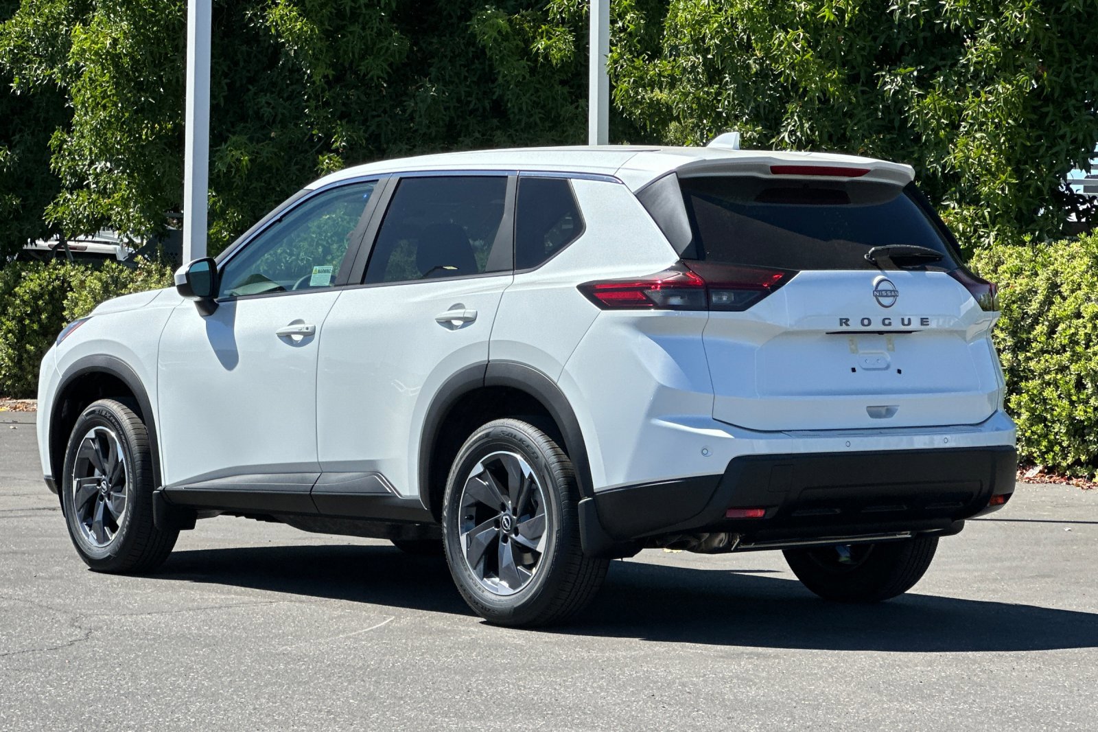 2026 Nissan Rogue SV photo 4