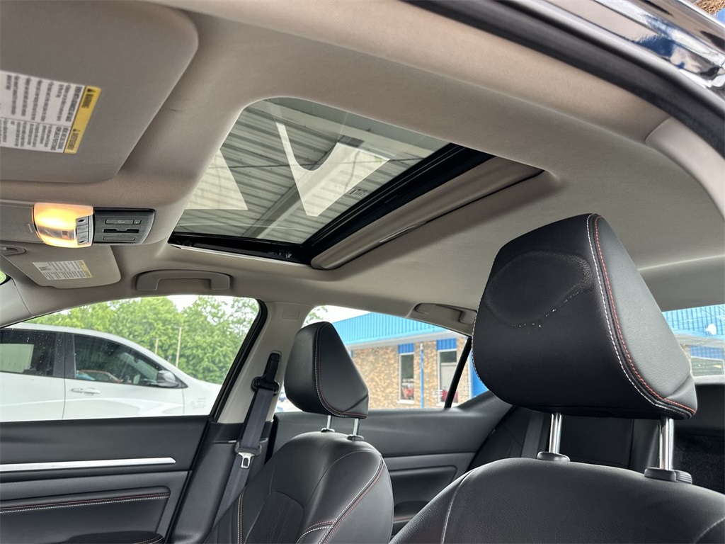 2023 Nissan Altima 2.5 SR photo 5