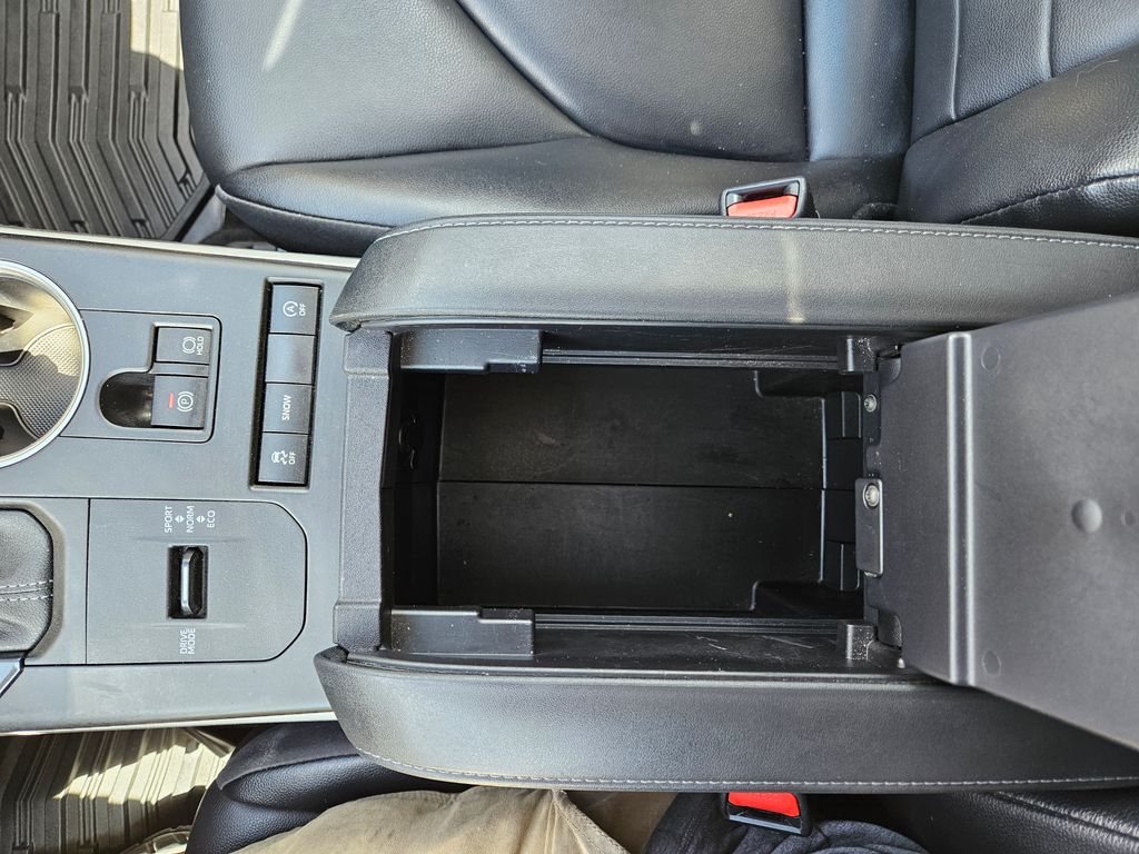 2022 Toyota Highlander XLE photo 16