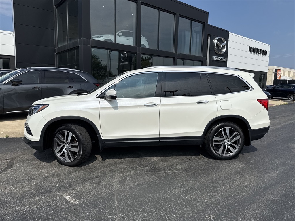 2016 Honda Pilot Elite photo 8