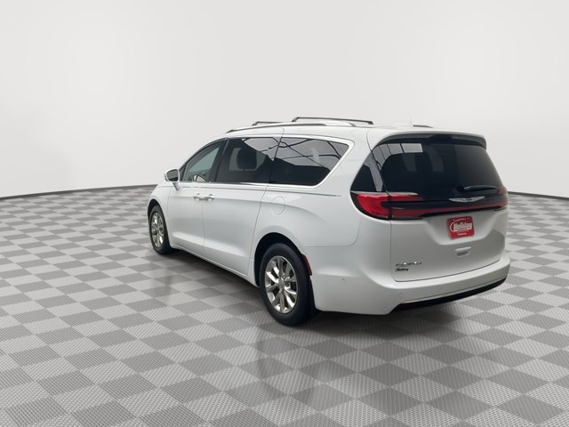2021 Chrysler Pacifica Touring L photo 2