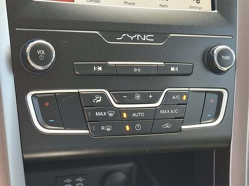 2019 Ford Fusion SE photo 14