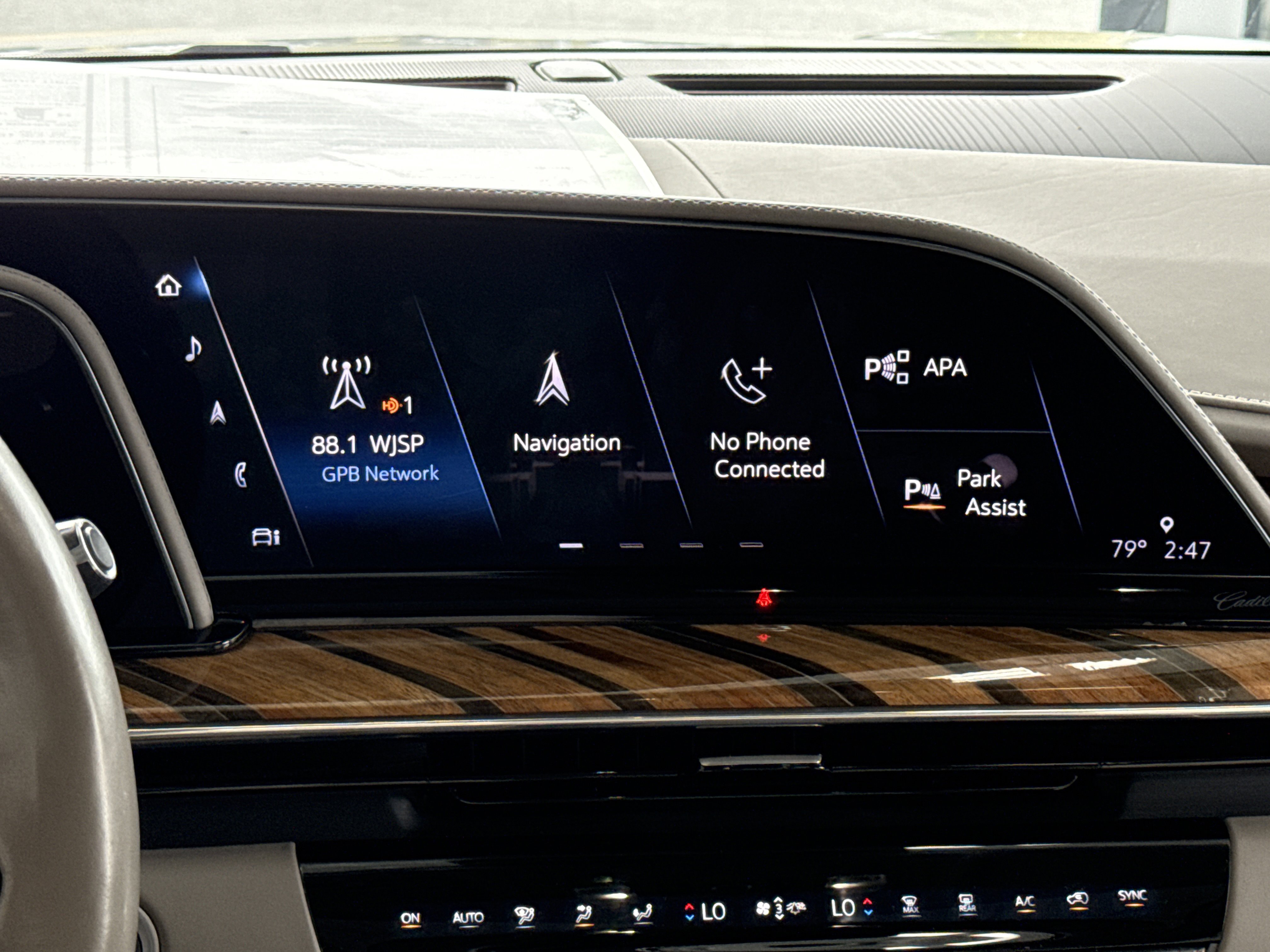 2021 Cadillac Escalade Premium Luxury Platinum photo 2