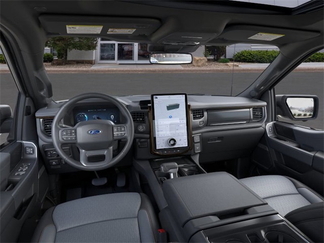 2025 Ford F-150 Lightning Lariat photo 7