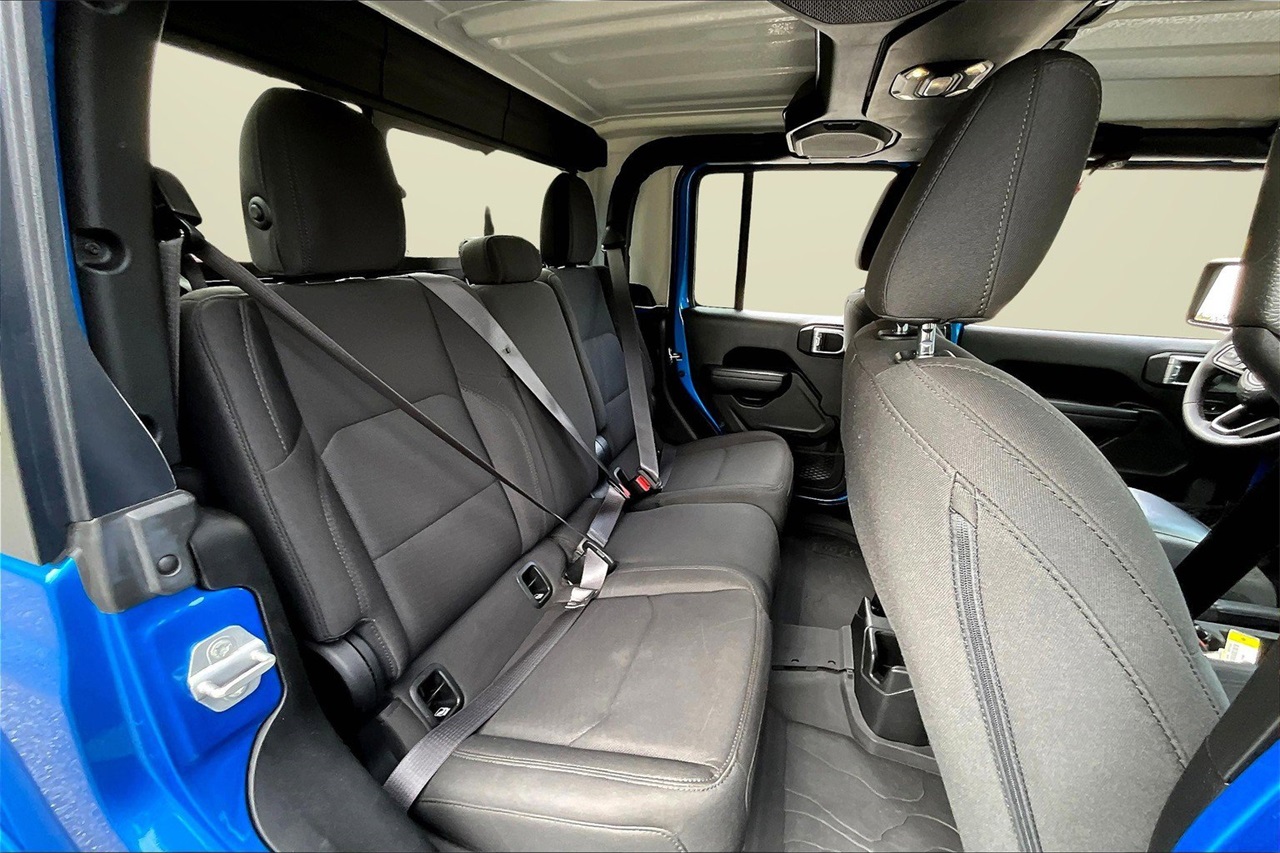 2023 Jeep Gladiator Willys photo 22