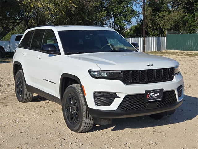 2025 Jeep Grand Cherokee Altitude photo 2