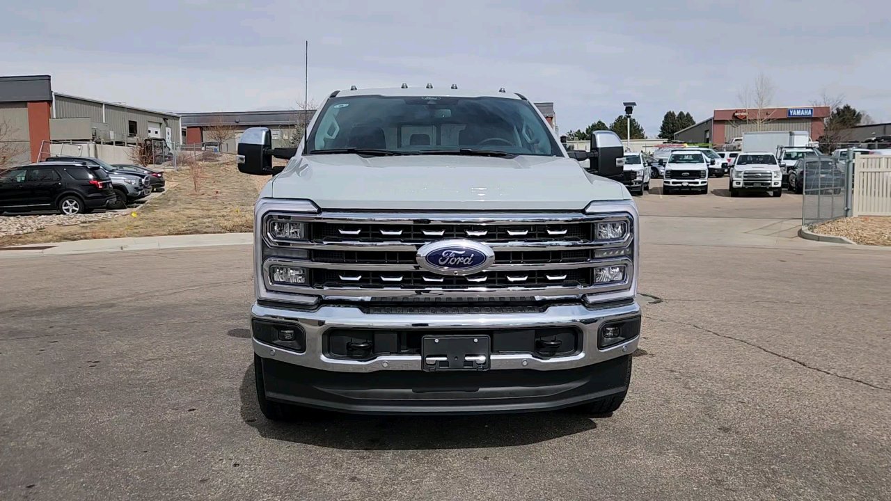 2025 Ford F-350 Lariat photo 4