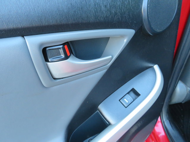 2015 Toyota Prius Four photo 16