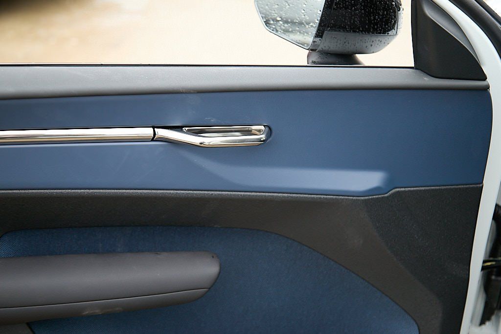 2026 VOLVO EX30 - Image 10