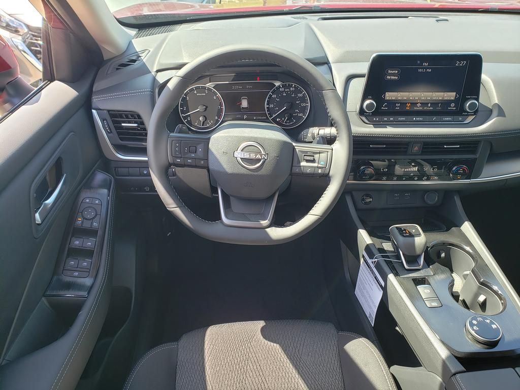2026 Nissan Rogue SV photo 10