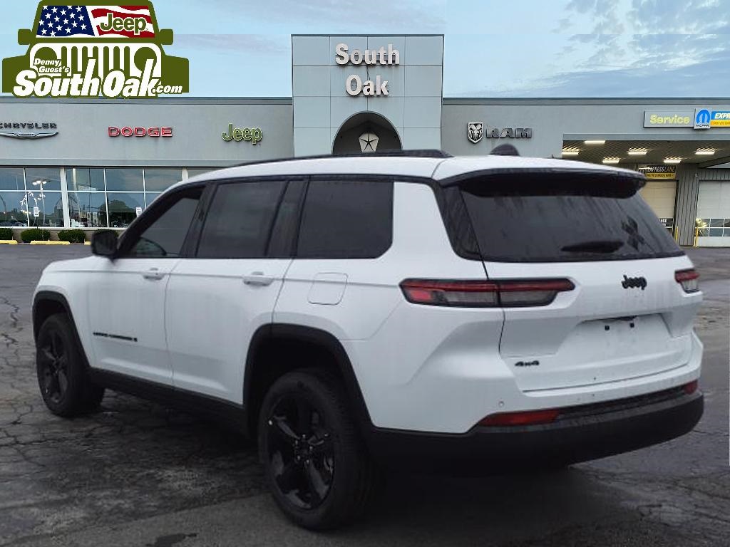 2025 Jeep Grand Cherokee Altitude X photo 2