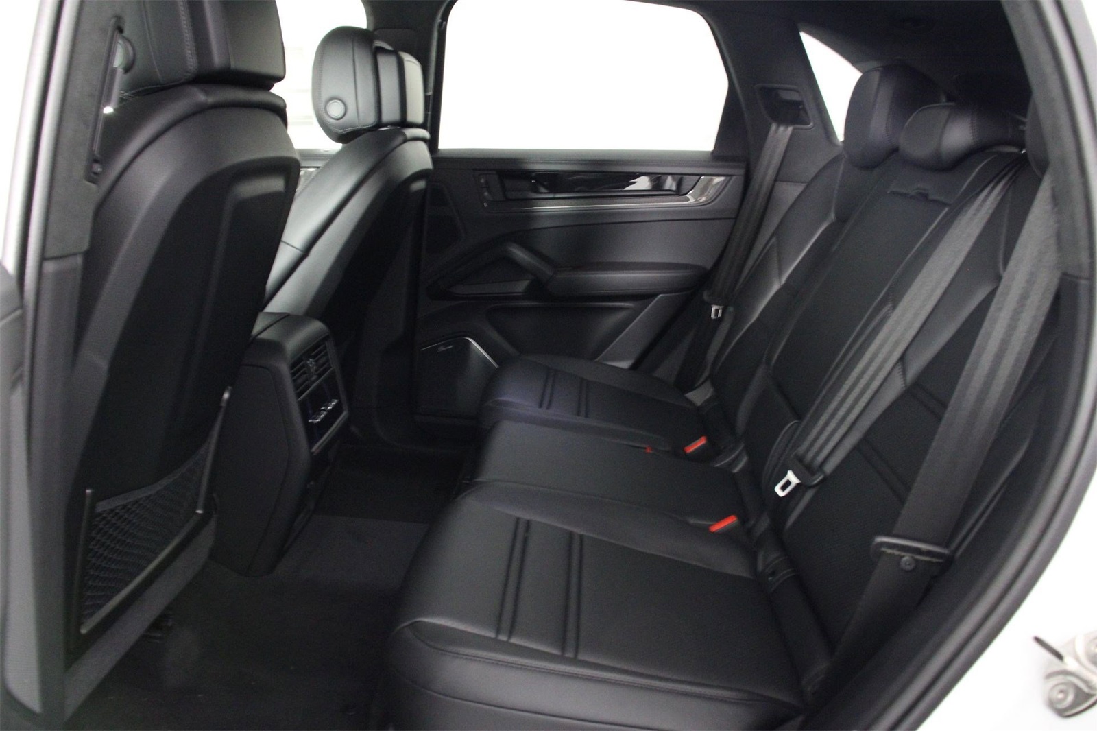 2025 Porsche Cayenne GTS photo 17