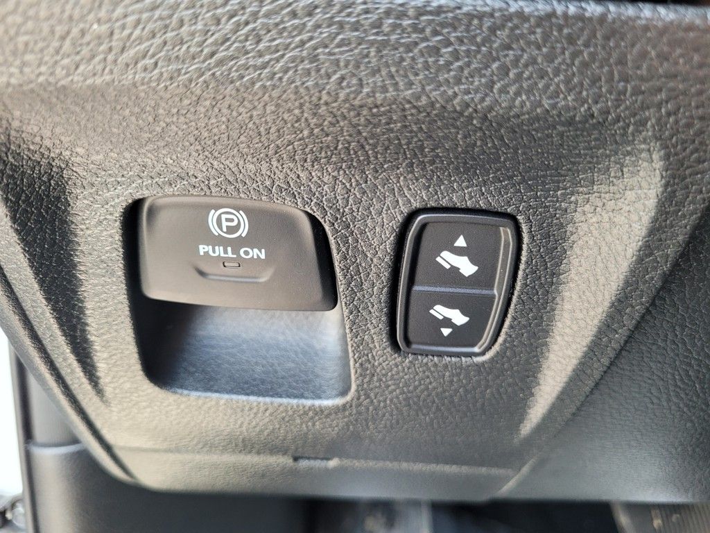 2025 Ram 1500 Laramie photo 14