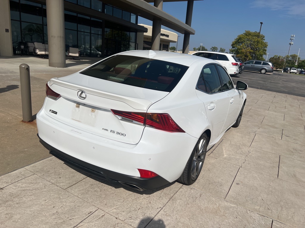 2020 Lexus IS 300 F SPORT photo 2